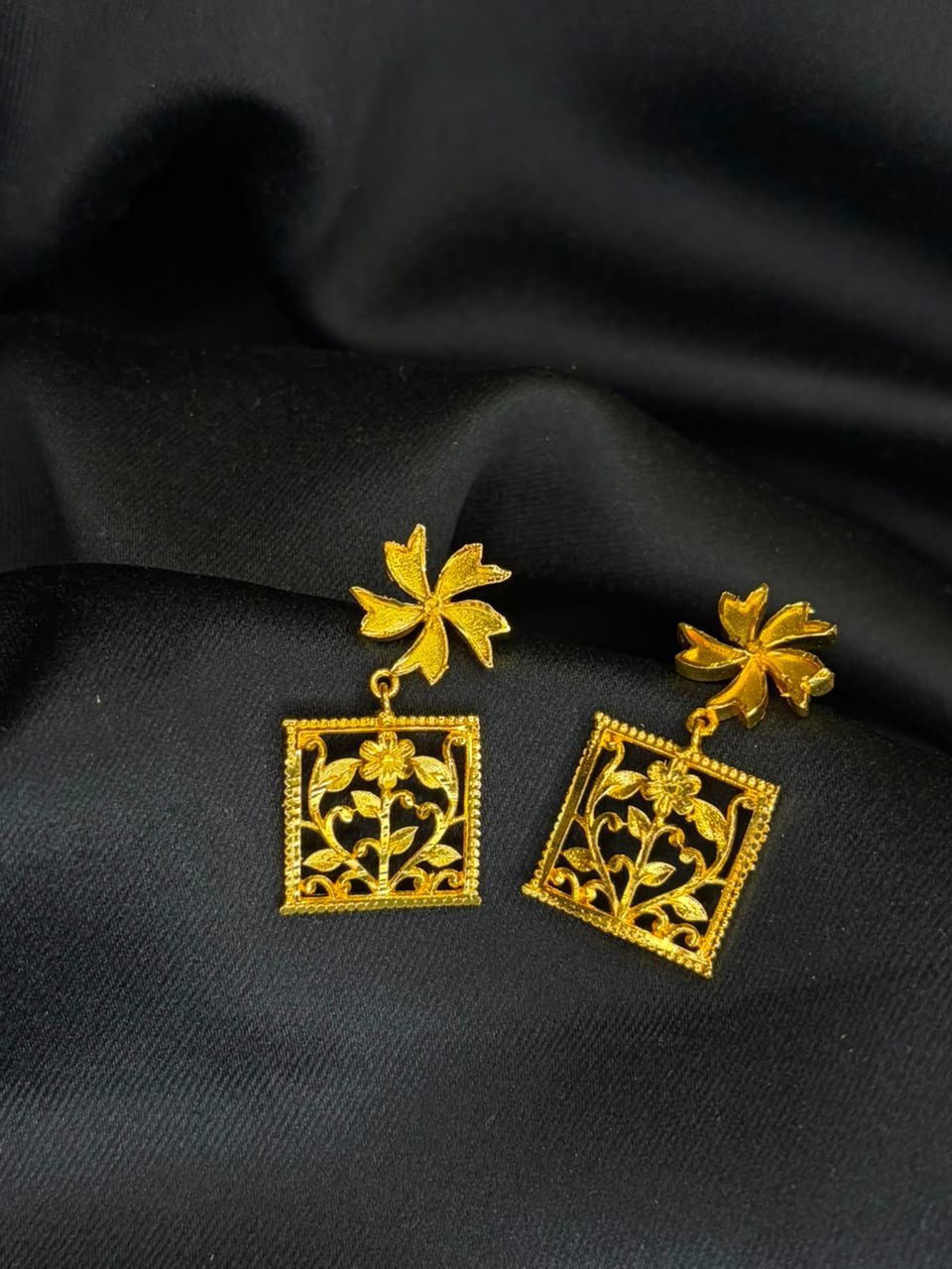 Flower box jali earring