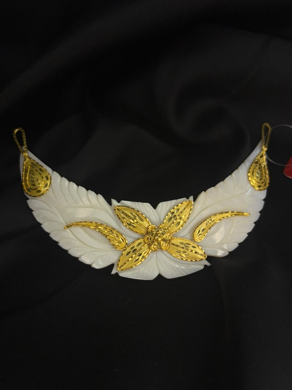 Flower Leaf Sankha Necklace