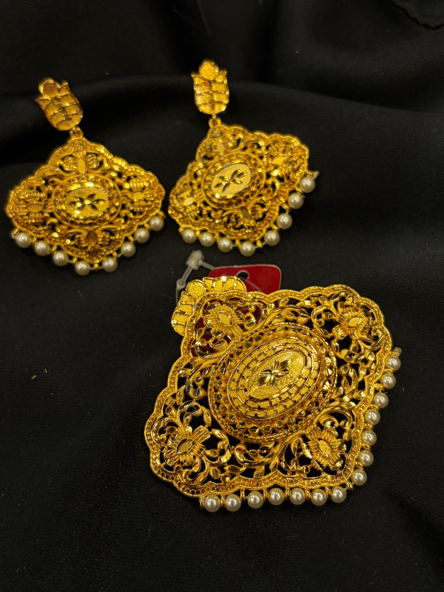 Shabeki jaipur pendant set