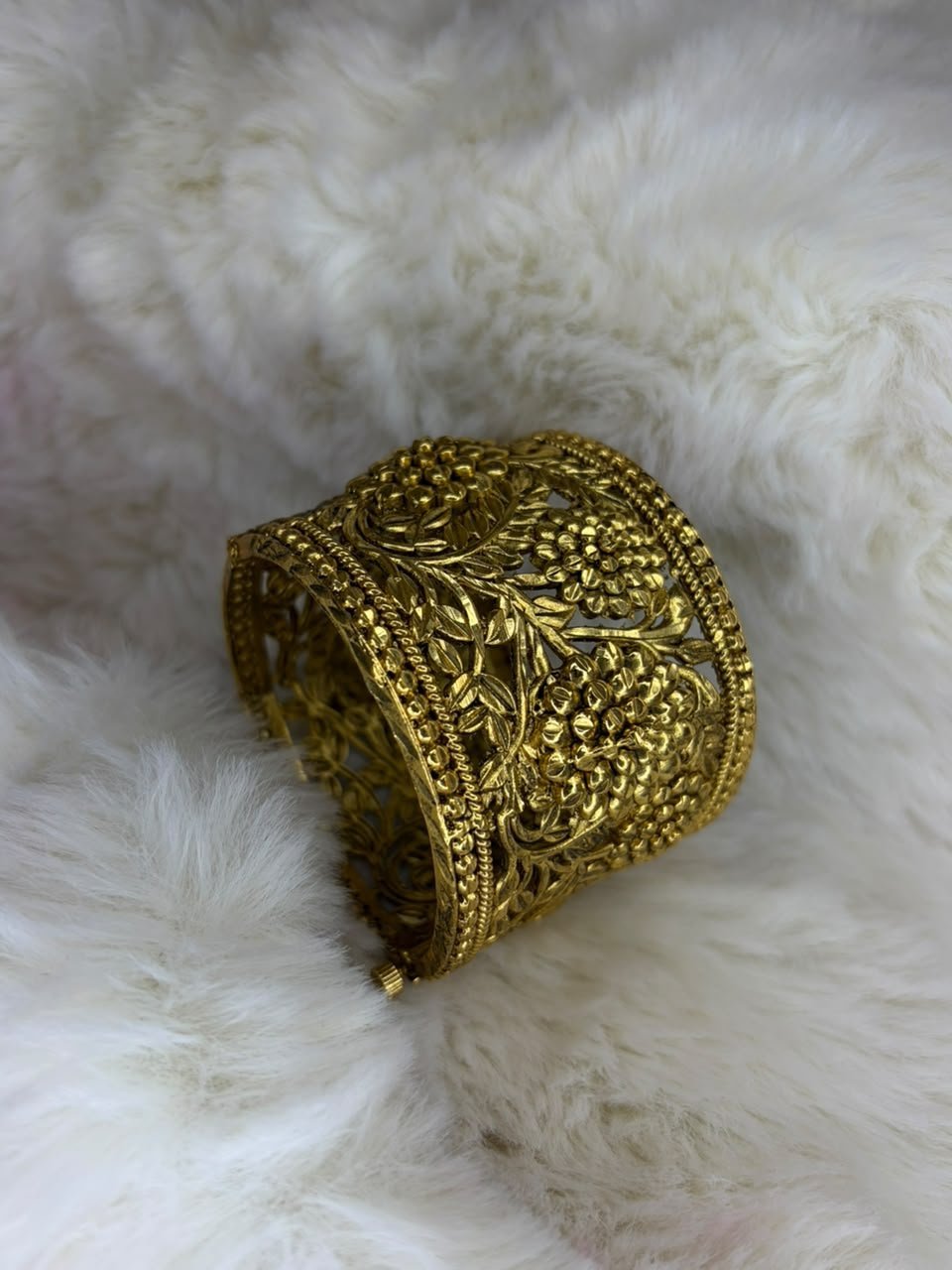 Sunflower chur (antique polish)