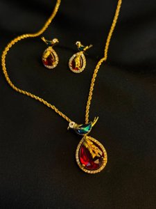Crimson Sparrow Pendant Set