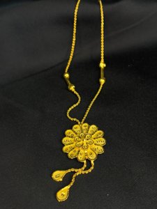 Sunflower tie chain