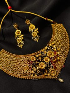 Shabeki fulkari necklace