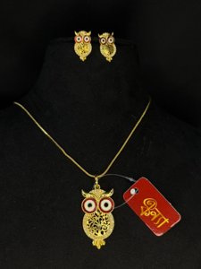 Lakshmi pecha pendant set