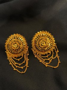 Round motive Chain Small Earring