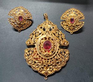 Shabeki Ratnaboli (pink stone)