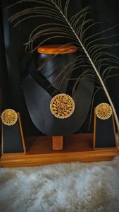 Pearl tana pendent (with chain & earrings)