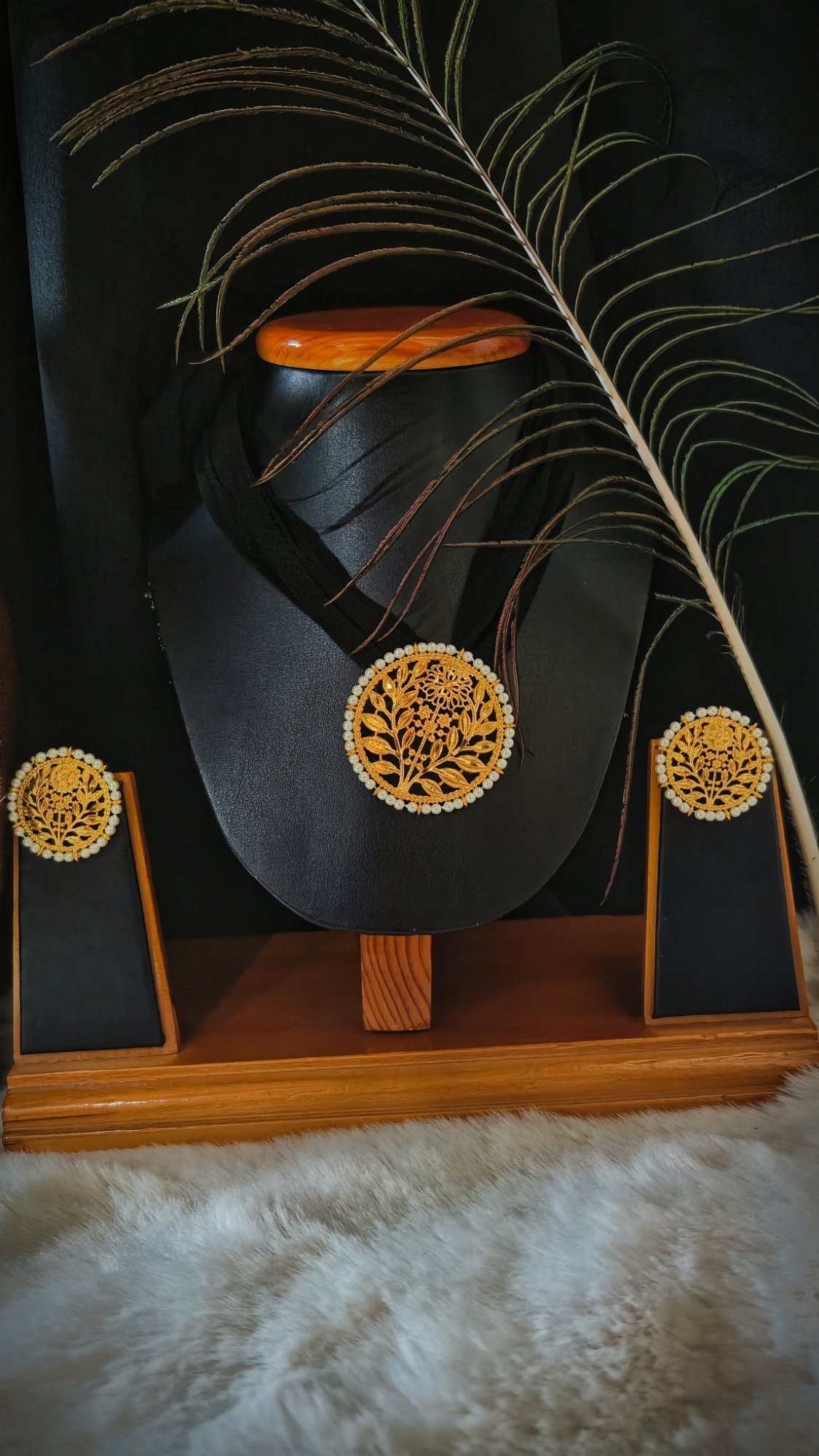 Pearl tana pendent (with chain & earrings)