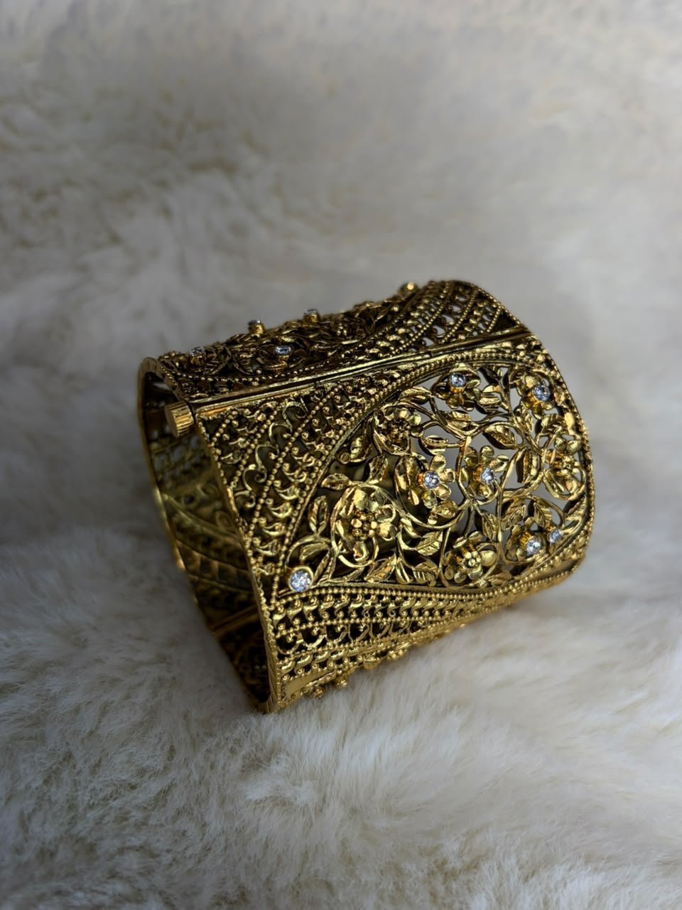 Stone ful shabeki chur(antique polish)