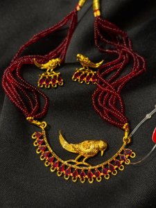 Rubi Pakhi Pendant Set