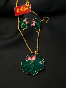 Lumi Lotus Pendant