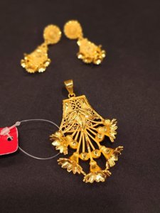 Lily Bell Pendant Set