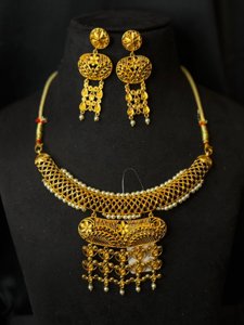 Pushparekha medium necklace
