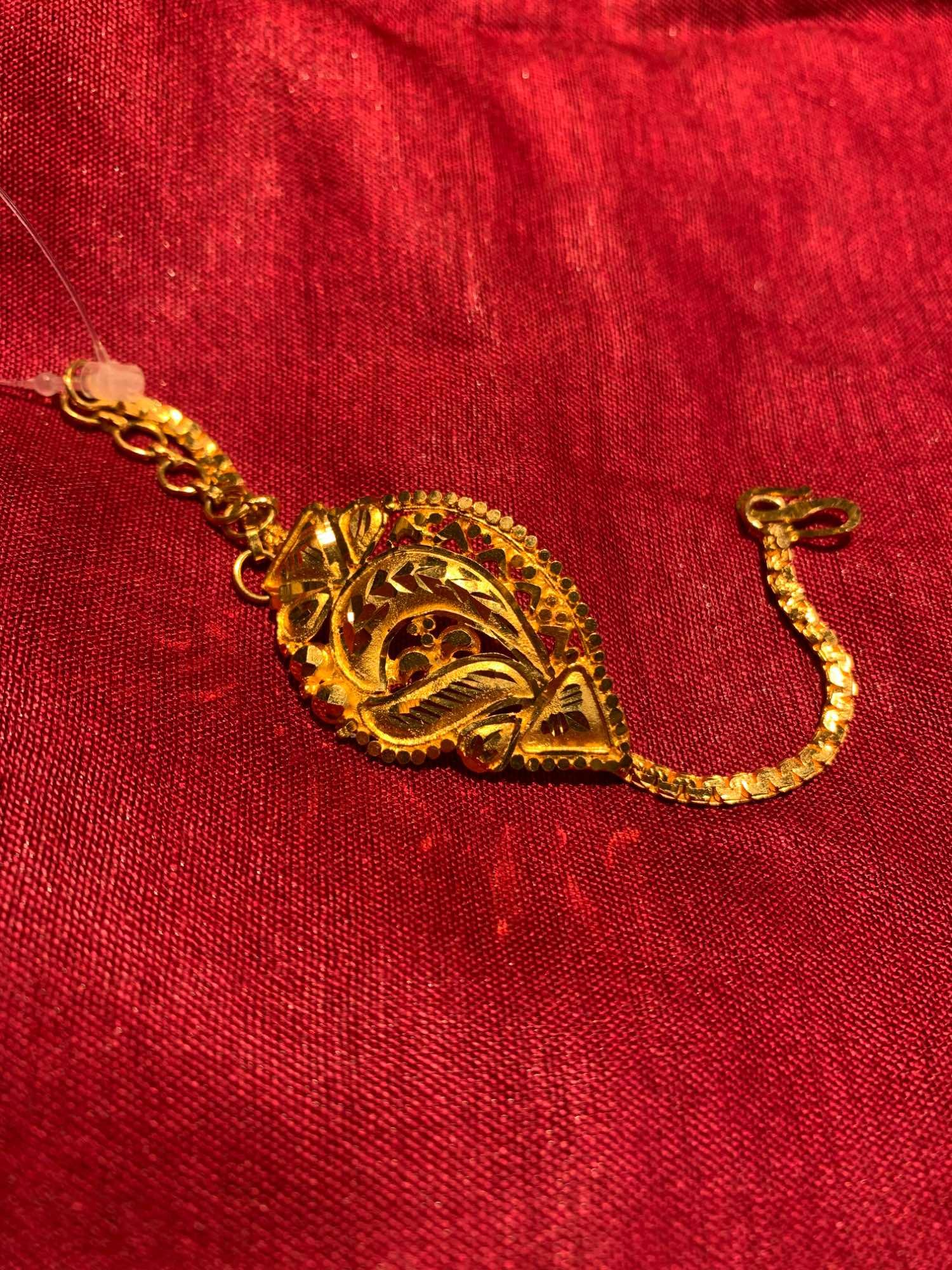 Aam Kolka Wristlet