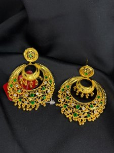 Layer kanbala white and green stone