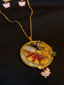 Dancing Doll Pendant Set